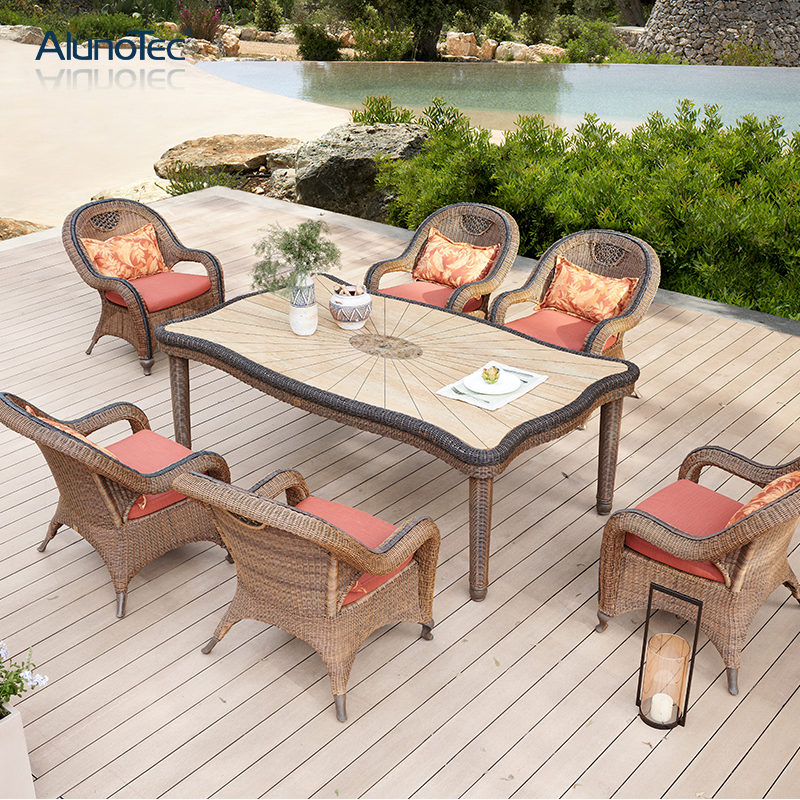 Luxury Design Outdoor Patio Dining Set Rattan Dining Chairs With Cushion 